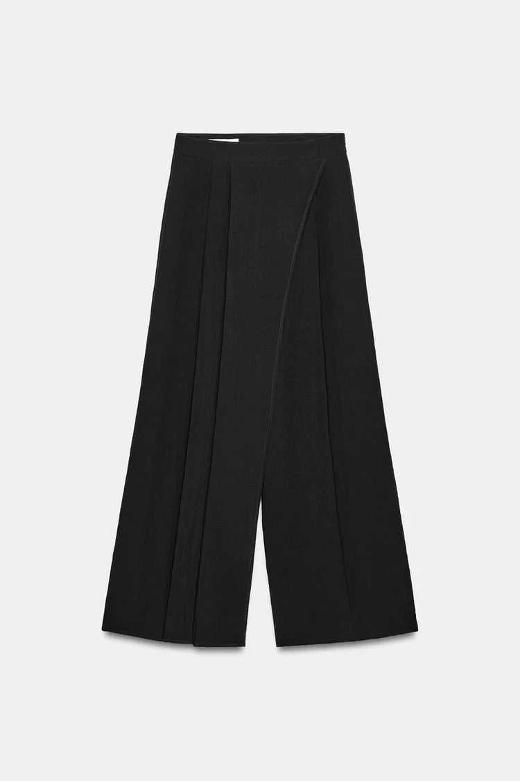 A symmetric overlapping pants