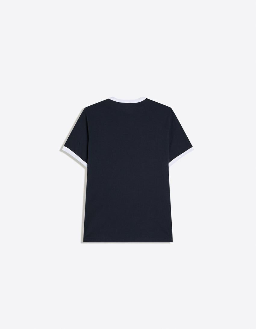 Slim fit t-shirt with contrast collar