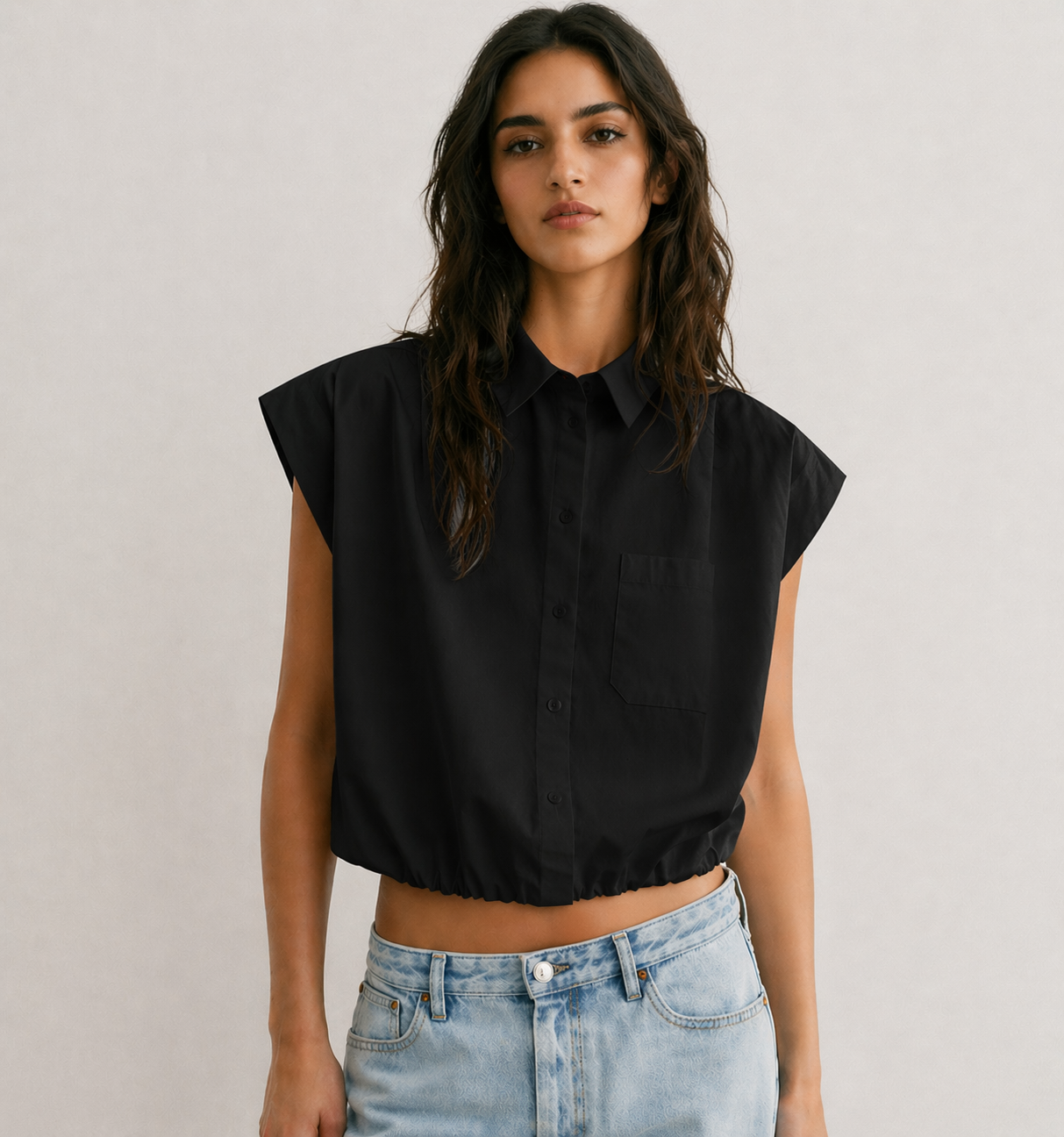 Cropped shirt with elastic hemline