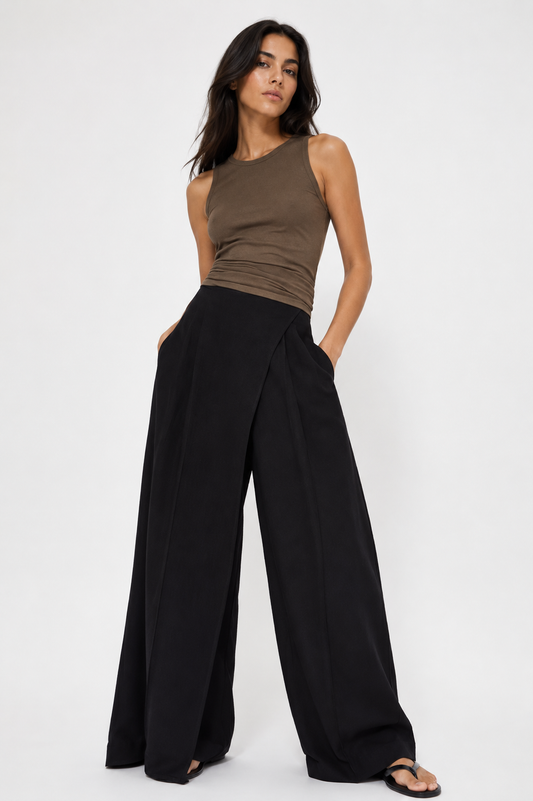 A symmetric overlapping pants