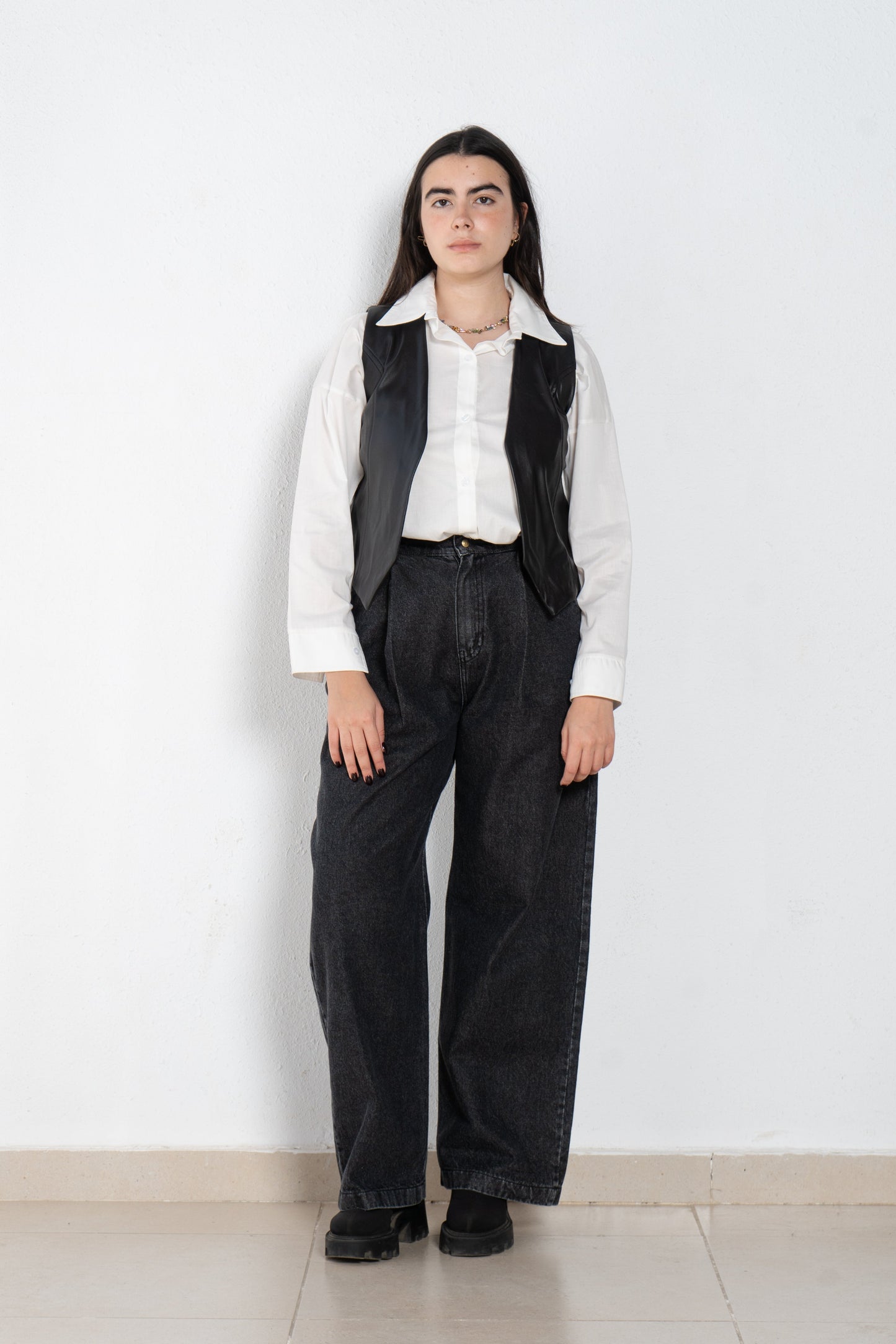 Baggy jeans with front pleats