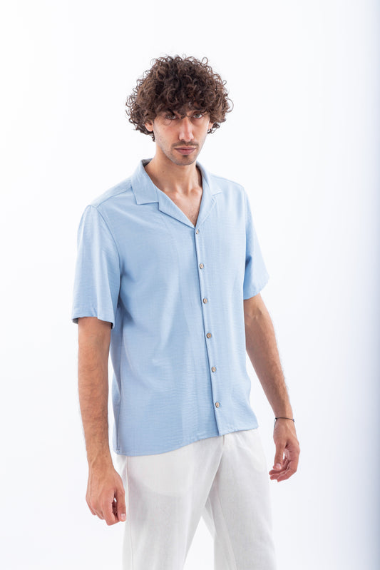 Short sleeves shirt with safari collar